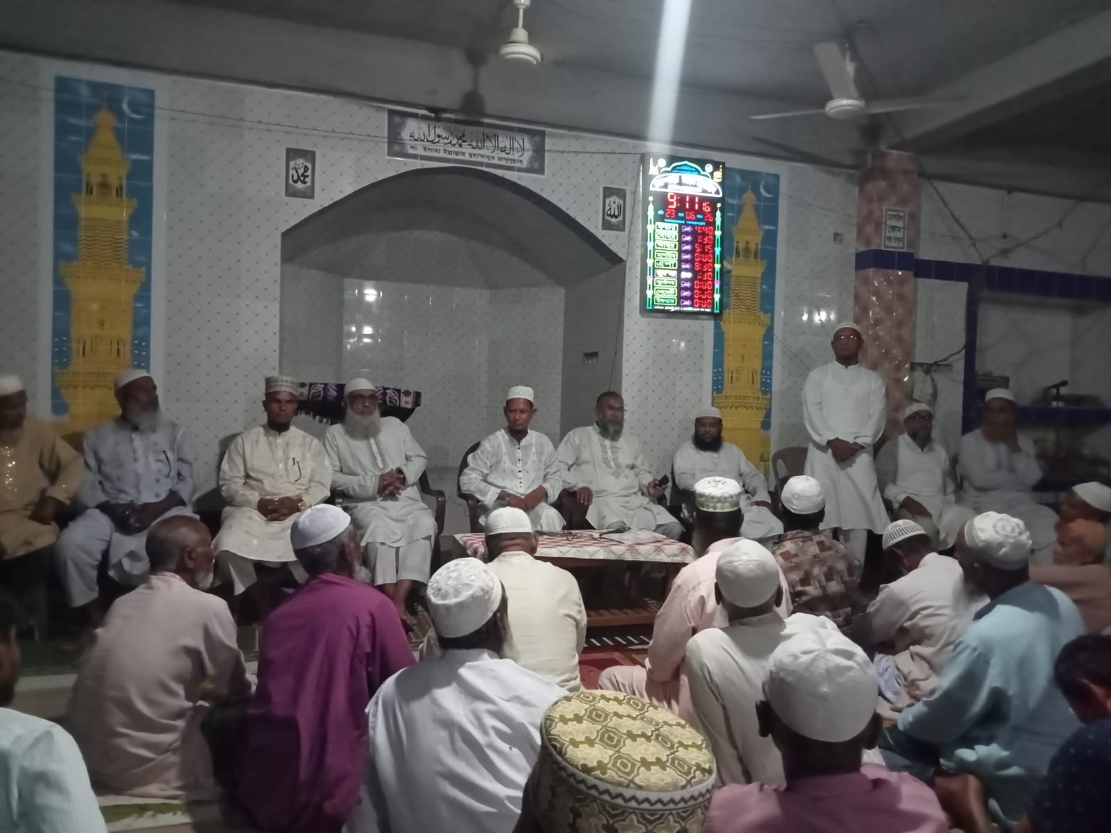 মসজিদে চেয়ার-টেবিল বসিয়ে জামায়াতে ইসলামীর দলীয় সভা, মুসল্লিদের ক্ষোভ